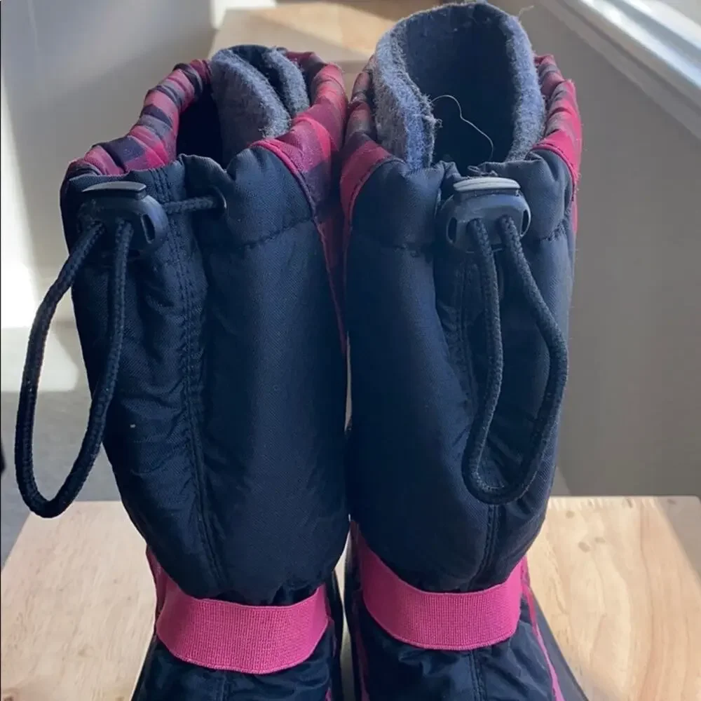 Columbia powder bug pink black snow boot size 5 youth plaid print waterproof